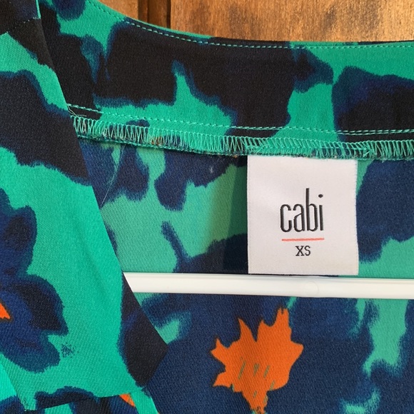 CAbi XS RITA ANIMAL Print Top Green
Blue Orange Style 5023 Oversize - Picture 6 of 7